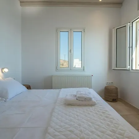 La Chapelle Est & Grand Holiday home Agios Romanos