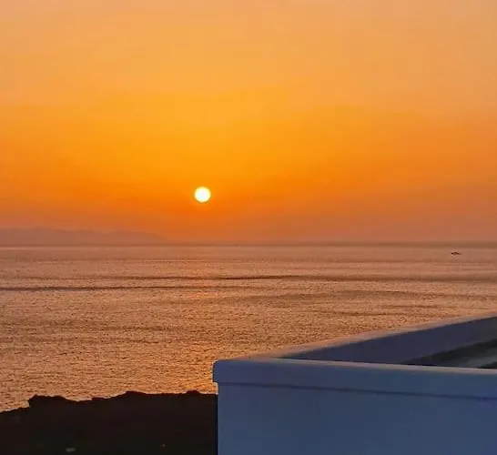 La Chapelle Ouest & Grand * Άγιος Ρομανός